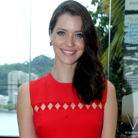 Nathalia Dill fala que não deixa homem mandar nela