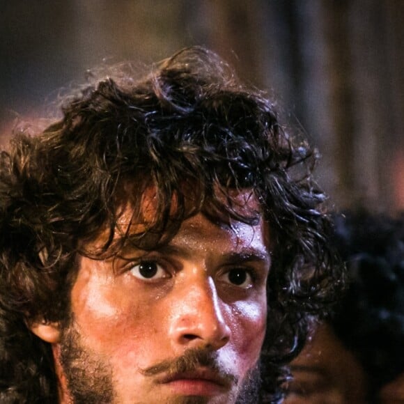 Chay Suede impressionou os seguidores com o corpo musculoso em fotos nas redes sociais