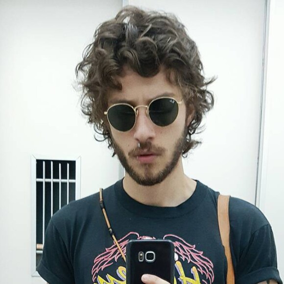 Chay Suede tinha o corpo mais magro antes de se preparar para a novela 'Novo Mundo'