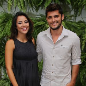 Grávida, Yanna Lavigne prestigia evento com Bruno Gissoni em São Paulo nesta terça-feira (15)