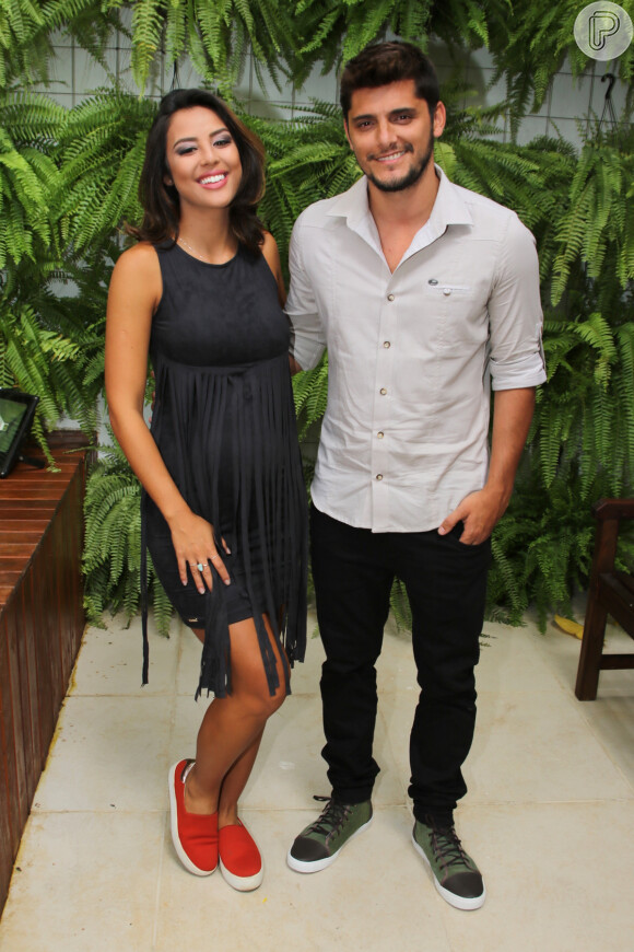 Grávida, Yanna Lavigne prestigia evento com Bruno Gissoni em São Paulo nesta terça-feira (15)