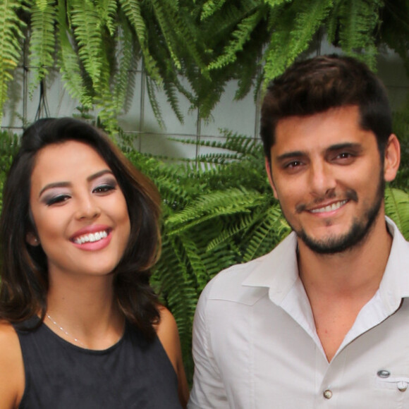Grávida, Yanna Lavigne prestigia evento com Bruno Gissoni em São Paulo nesta terça-feira (15)