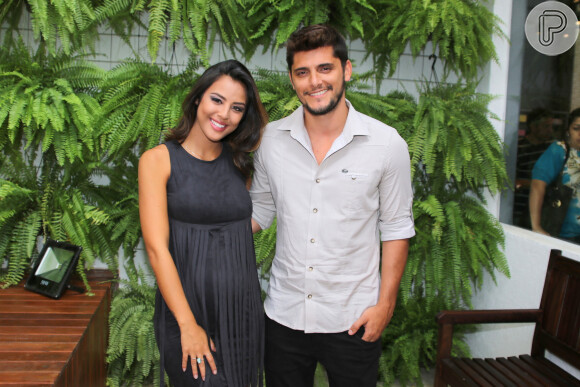 Grávida, Yanna Lavigne prestigia evento com Bruno Gissoni em São Paulo nesta terça-feira (15)