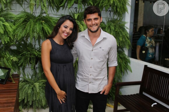 Grávida, Yanna Lavigne prestigia evento com Bruno Gissoni em São Paulo nesta terça-feira (15)