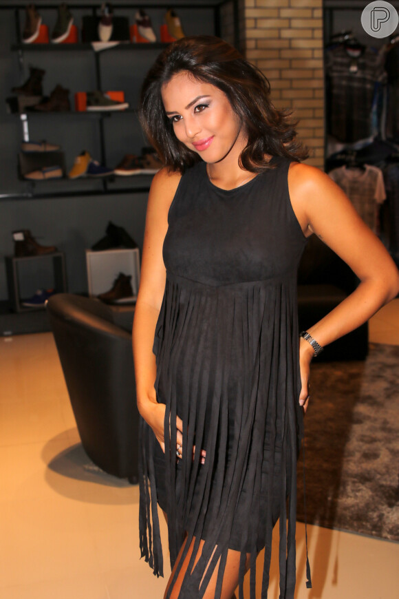 Grávida, Yanna Lavigne prestigia evento com Bruno Gissoni em São Paulo nesta terça-feira (15)