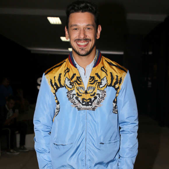 João Vicente de Castro, após beijo em modelo, se afirma solteiro nesta quarta-feira, dia 15 de março de 2017