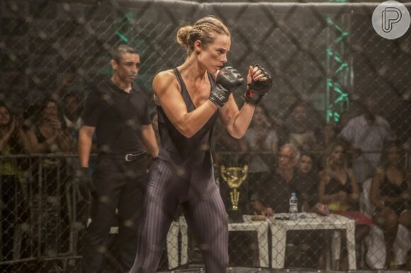 'Um pouco dolorido, mas divertidíssimo', avaliou Paolla Oliveira sobre o MMA