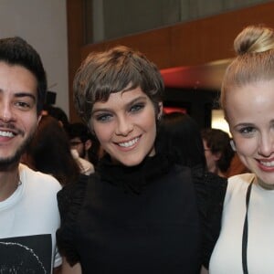 Isabella Santoni, Arthur Aguiar e Marcella Rica se encontraram após a pré-estreia de 'Leo e Bia'