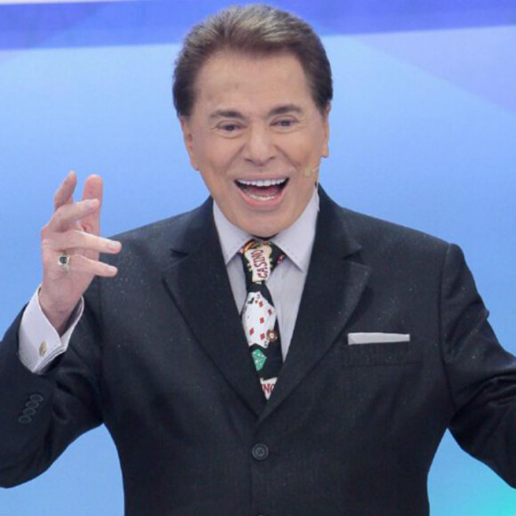 Silvio Santos quer voltar a usar o cabelo pintado. 'Jassa, vê se compra a tinta. Eu preciso ficar com o meu cabelo natural', brincou o dono do SBT