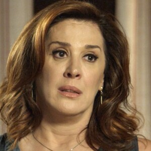 Salete (Claudia Raia) corre risco de morte, na reta final da novela 'A Lei do Amor' ao ser seguida a mando de Hércules (Danilo Grangheia) pelo assassino de aluguel, Fininho (Hugo Resende)