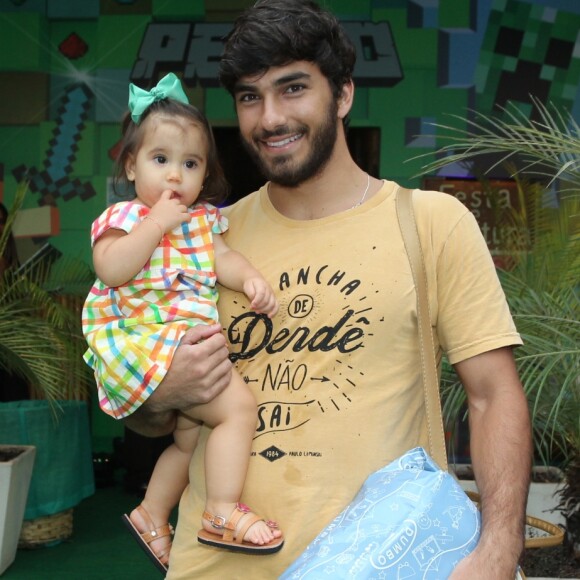 'Acompanhamos pelo celular. A gente tem um circuito interno de TV em casa que possibilita isso', admitiu Hugo Moura