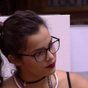 Emilly tentou defender o cozinheiro: 'Vocês nos atacam sozinhos'