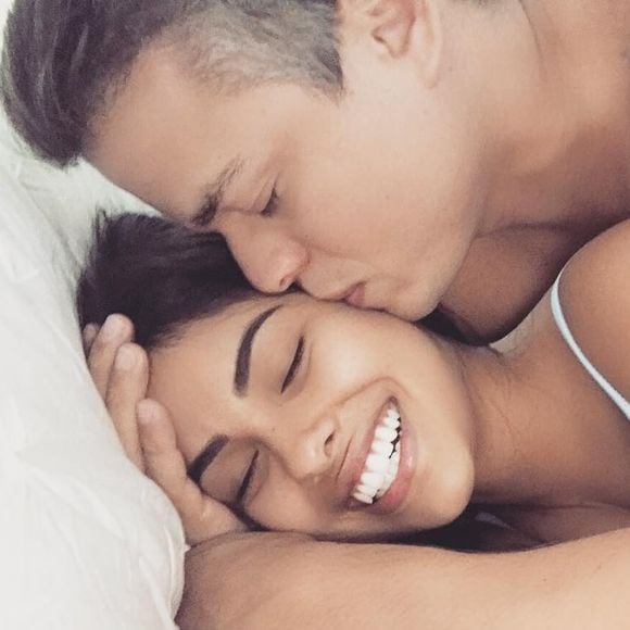 Ex-BBB Munik Nunes e o noivo, Anderson Felício, estão preparando casamento para 400 pessoas