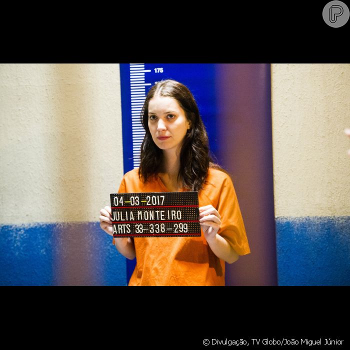 Beatriz (Louise D&#039;Tuani) ajudará Júlia (Nathalia Dill) a sair da prisão após prestar depoimento contra Alex (Caio Paduan)
