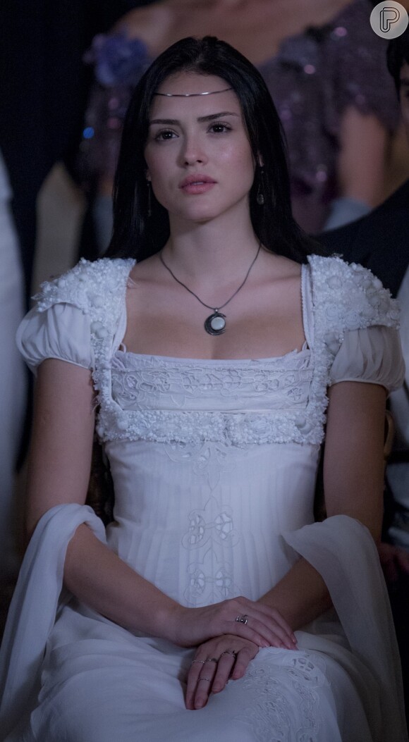 Anna Millman (Isabelle Drummond) se apaioxona à primeira vista por Joaquim (Chay Suede), no primeiro capítulo da novela 'Novo Mundo', em 22 de março de 2017