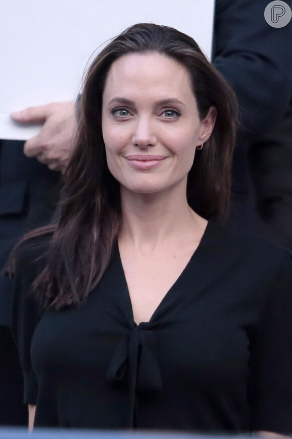 Inicialmente, Angelina Jolie estava reticente mas concordou com o ex-marido