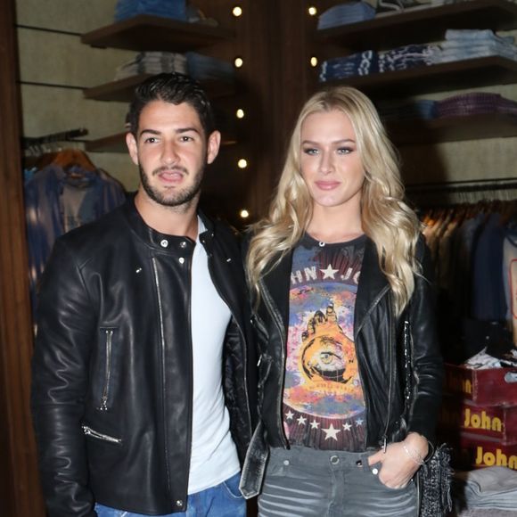'Vou ficar me dividindo lá e cá e está tudo certo', explicou Fiorella Mattheis sobre namoro a distância com Alexandre Pato