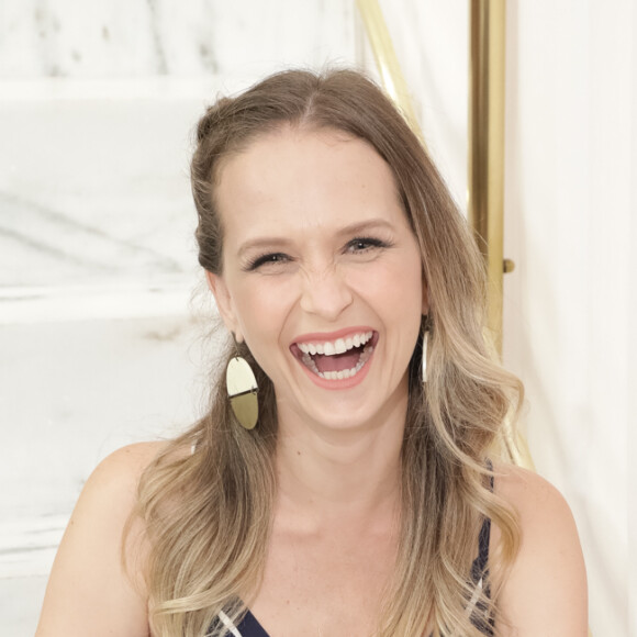 Fernanda Rodrigues estava entre as convidadas famosas no evento promovido pela loja Eva, nesta quarta-feira, 22 de março de 2017