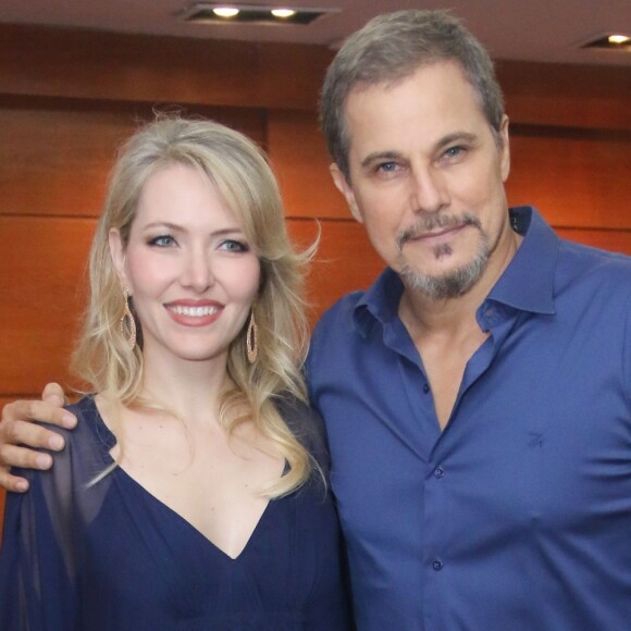 Edson Celulari quer aumentar família com namorada após câncer: 'Ter filho'