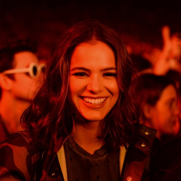 Bruna Marquezine curte shows do Lollapalooza