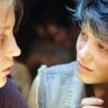 História de 'Azul é a cor mais quente' conta a descoberta sexual da adolescente Adèle (Adèle Exarchopoulos); ela se apaixona por Emma, cabelos azuis, interpretado por Léa Seydoux