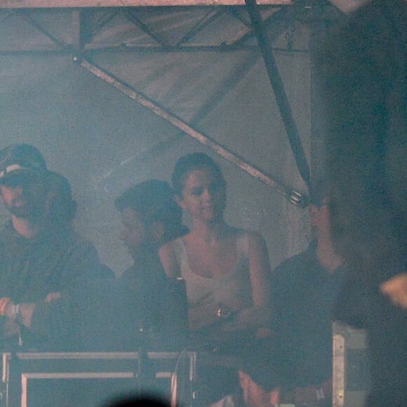 Selena Gomez desembarcou com The Weeknd em São Paulo neste domingo