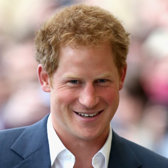 Príncipe Harry é neto da rainha Elizabeth II e quinto na linha de sucessão ao trono da monarca 