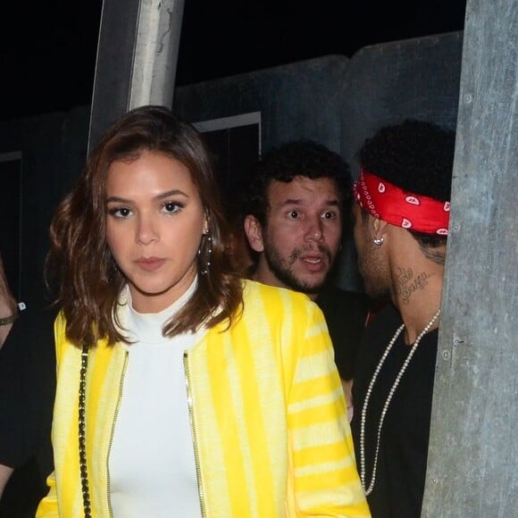 Neymar e Bruna Marquezine assistiram show da dupla Jorge e Mateus em camarote