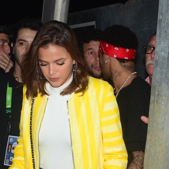 Neymar e Bruna Marquezine chegaram juntos para assistir show de Jorge e Mateus