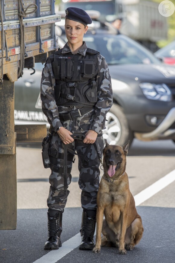 Paolla Oliveira será Jeiza, uma policial linha-dura do Batalhão de Operações com Cães (BAC), em 'A Força do Querer'