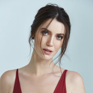 Nathalia Dill terá pouco tempo para descansar longe da telinha, já que ainda este ano retoma os estúdios após 'Rock Story' para gravar a novela que substituirá 'A Força do Querer'