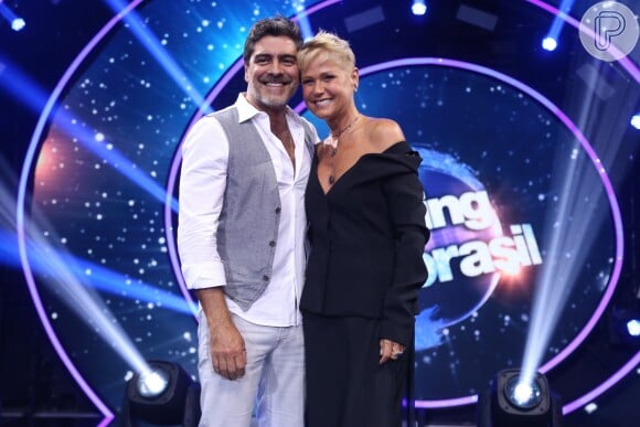 Junno Andrade acompanhou Xuxa na coletiva do programa 'Dancing Brasil'