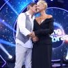 Junno Andrade deu beijo no rosto de Xuxa na coletiva do 'Dancing Brasil'