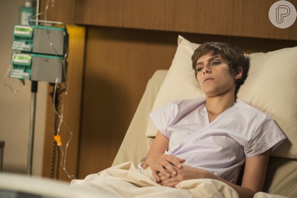Em 'A Lei do Amor', Letícia, personagem de Isabella Santoni está entre a vida e a morte à espera de um transplante