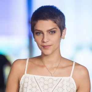 Isabella Santoni apareceu careca após caracterização para sua personagem em 'A Lei do Amor'
