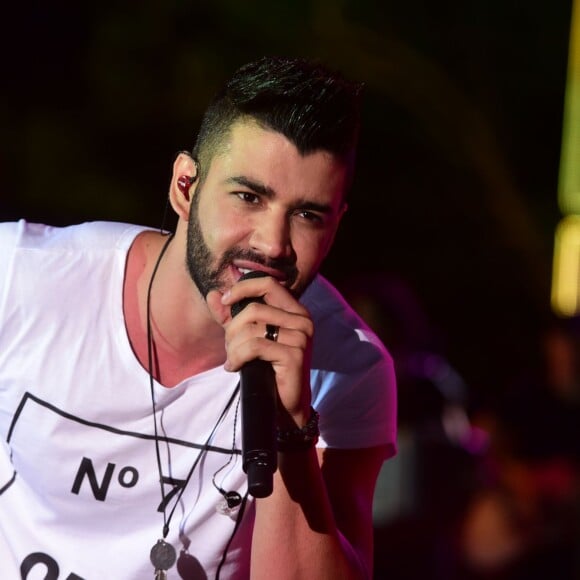 Gusttavo Lima frisou por intermédio de seu representante: 'Ricardo Landum é compositor da obra detentor de 100% junto ao ECAD no Brasil e, concedeu autorização para a (gravadora) Som Livre. A gravadora por sua vez, repassou a Gusttavo Lima os direitos para a gravação'