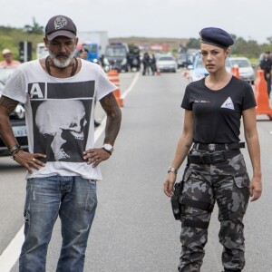 Paolla Oliveira o diretor artístico e namorado, Rogério Gomes, nos bastidores da novela 'A Força do Querer', próxima trama das nove