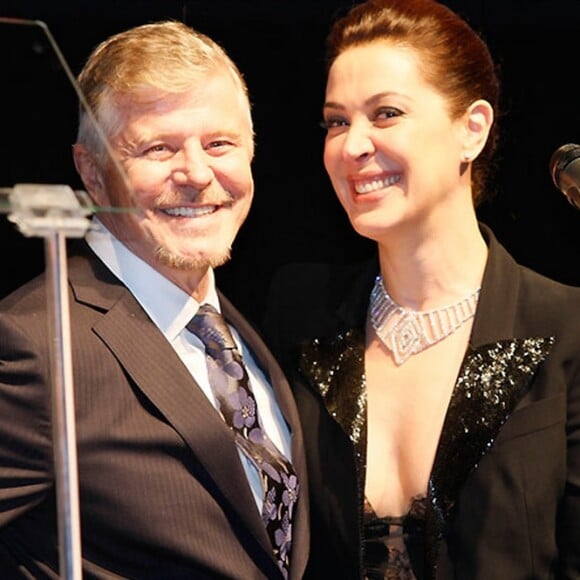 Claudia Raia e Miguel Falabella perderam recurso e terão que pagar mais de R$ 524 mil de indenização à família do dramaturgo Mauro Rasi, diz a coluna 'Gente Boa', do jornal 'O Globo', nesta quinta-feira, 30 de março de 2017