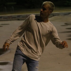 Justin Bieber andou de skate no Aterro do Flamengo após seu show na Praça da Apoteose