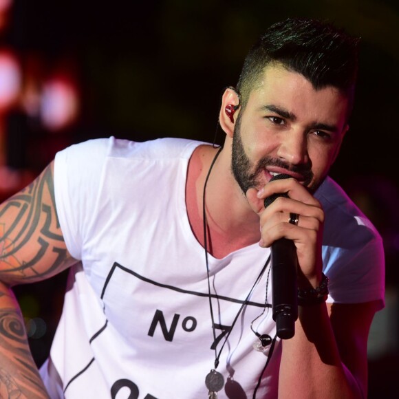 Gusttavo Lima esclarece polêmica com compositor sobre música nesta quinta-feira, dia 30 de março de 2017