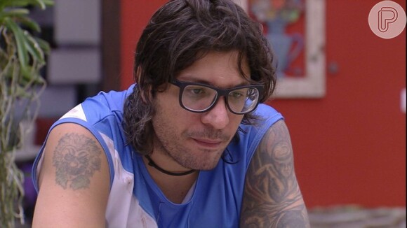 'Parece uma criança', disse Emilly sobre Ilmar após afastamento de seus aliados no 'Big Brother Brasil 17'