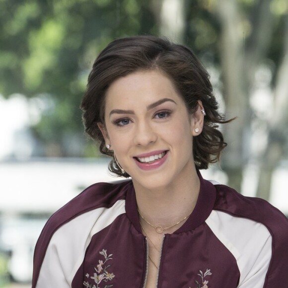 'Sophia está linda nessa matéria', disse uma fã sobre Sophia Abrahão durante sua estreia como repórter no 'Vídeo Show'