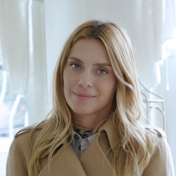 Carolina Dieckmann dispensou papel em novela de Walcyr Carrasco porque pretende ficar mais tempo com a família nos Estados Unidos