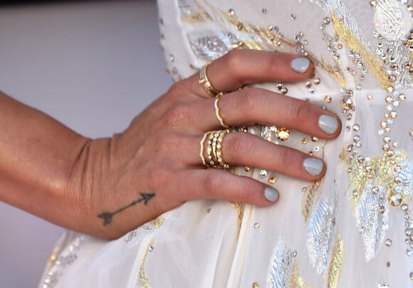 Os anéis usados por Miranda Lambert na 52ª edição do Country Music Awards, realizada no Toshiba Plaza, em Las Vegas, neste domingo, 2 de abril de 2017