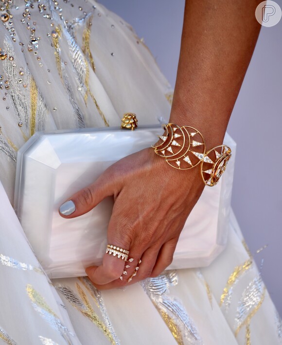 Detalhe da Pulseira, anéis e clutch usados por Miranda Lambert e na 52ª edição do Country Music Awards, realizada no Toshiba Plaza, em Las Vegas, neste domingo, 2 de abril de 2017