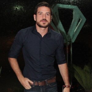 Marco Pigossi também marcou presença na reunião de elenco de 'A Força do Querer'