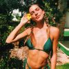 Mariana Goldfarb exibe a barriga sarada em uma das fotos postada em sua rede social e recebe elogios de internautas: 'Diva'