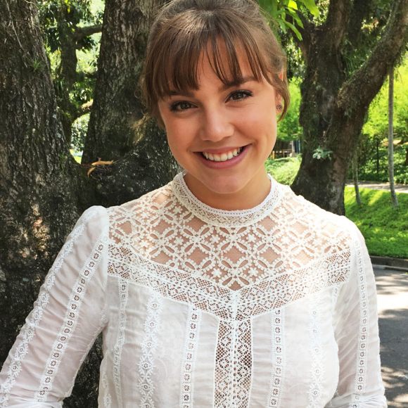 Alice Wegmann usou camiseta da campanha 'Mexeu com uma, mexeu com todas' e aconselhou mulheres em seu Instagram: 'Procure o RH, não se cale!'