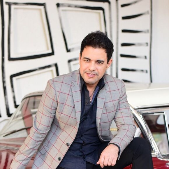 'Gente, hoje com essa história de todo celular ter uma câmera que filma e tira foto, você acaba sendo filmado ou fotografado sem saber. Acho isso uma invasão de privacidade danada. Mas fazer o que, né? O pior é que essas pessoas usam isso com maldade', reclamou Zezé Di Camargo