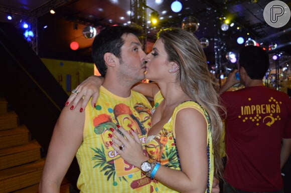 Mirella Santos e Ceará se beijaram muito em Salvador